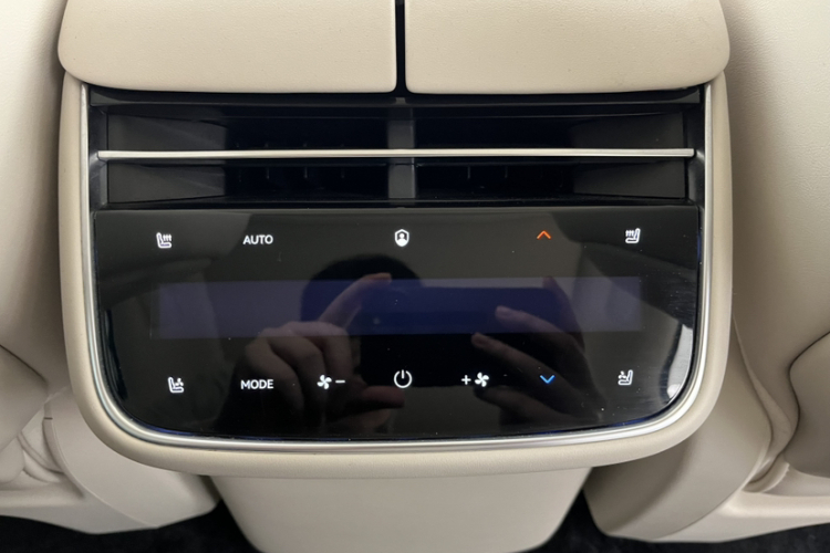 鸿蒙智行 享界S9 2025款 增程 Ultra中控内饰7003