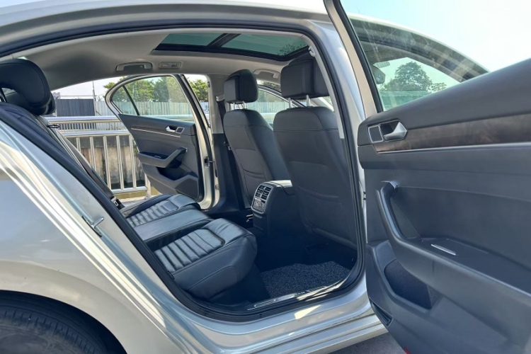 大众 迈腾 2019款 330TSI DSG 豪华型 国VI中控内饰7006