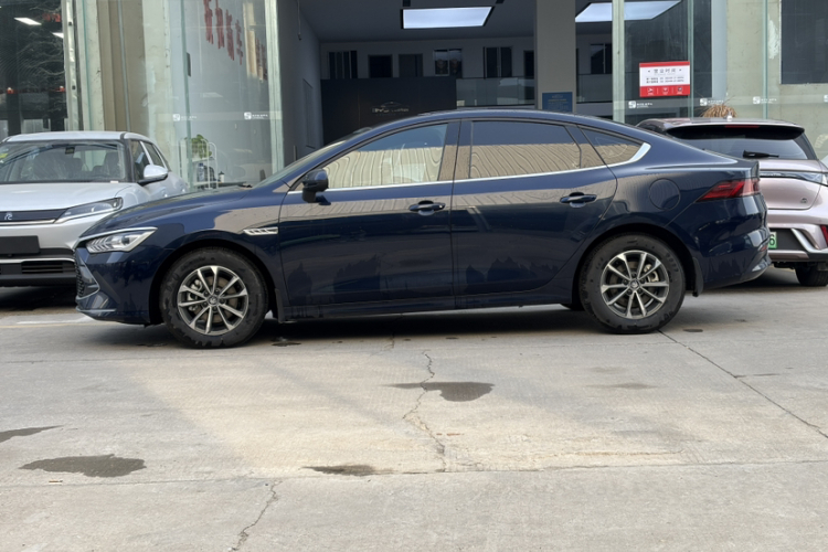 比亚迪 秦PLUS 2024款 荣耀版 DM-i 55KM领先型车身外观6001