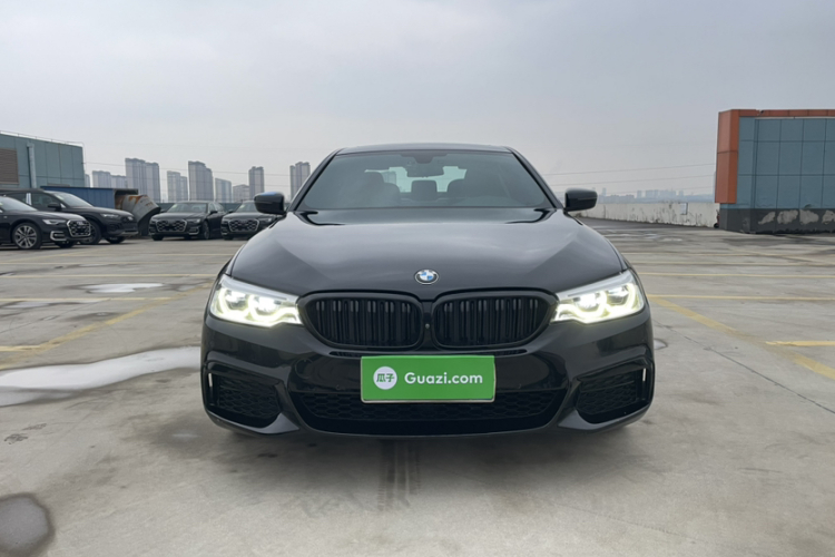 宝马5系 2019款 改款 530Li 尊享型 M运动套装车身外观6006