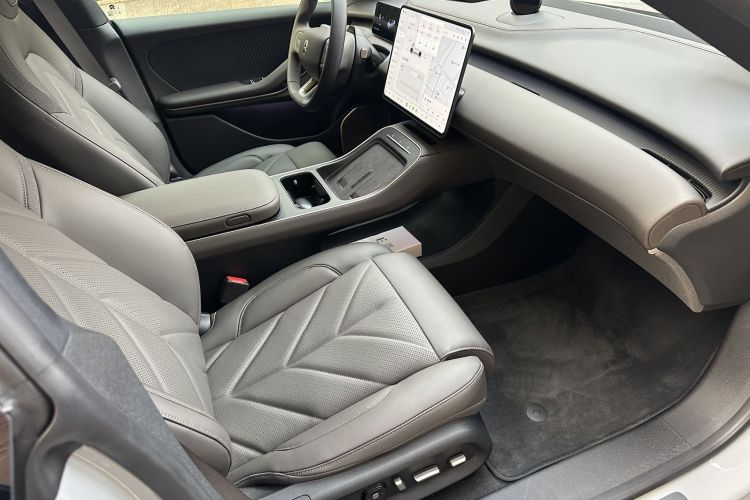 蔚来ET5 2025款 75kWh中控内饰7002