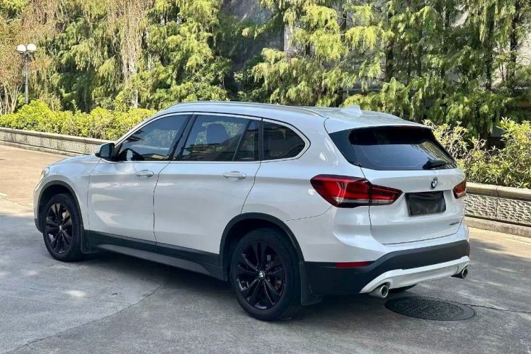 宝马X1 2020款 sDrive20Li 时尚型车身外观6013