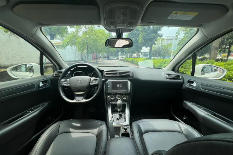 雪铁龙 C4世嘉 2016款 1.2THP 自动旗舰型中控内饰7001