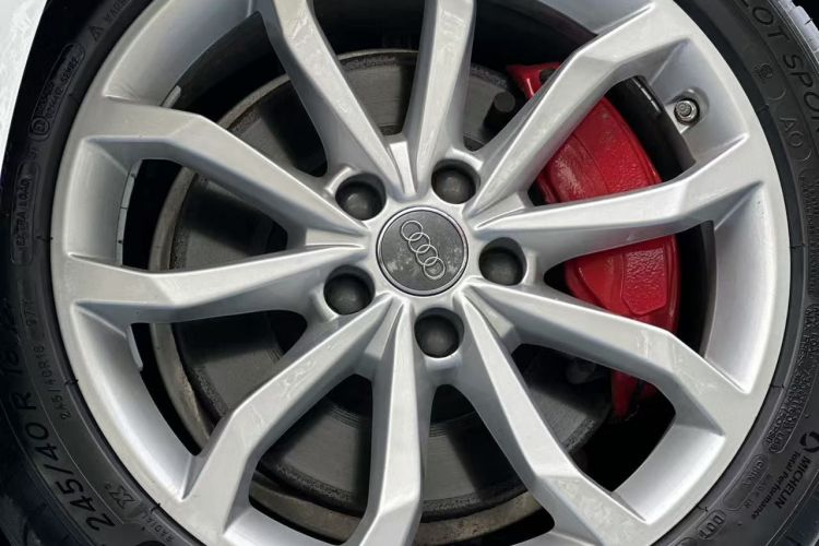 奥迪A4L 2018款 30周年年型 45 TFSI quattro 个性运动版车身外观6009