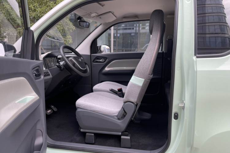 五菱汽车 宏光MINIEV 2022款 马卡龙时尚款 磷酸铁锂中控内饰7003