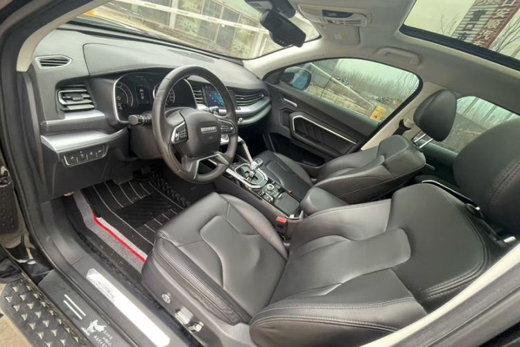 哈弗H6 2017款 红标 2.0T 自动两驱智尚型中控内饰7001