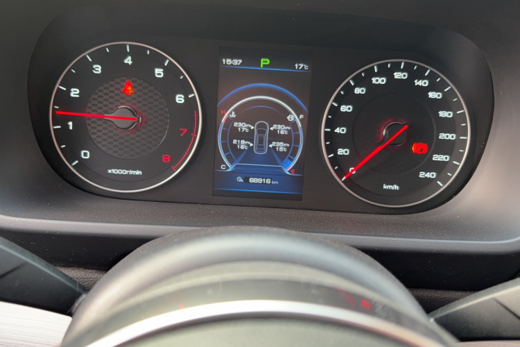 比亚迪 唐 2018款 2.0T 自动智联尊贵型 7座 国V中控内饰15