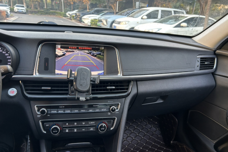 起亚K5 2016款 1.6T 自动LUX局部细节16