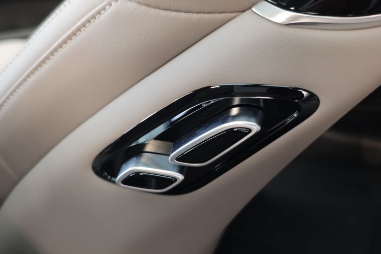 比亚迪 汉 2025款 EV 701KM激光雷达智驾型中控内饰7006