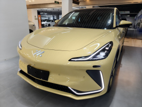 智己汽车 智己LS7 2023款 100kWh Lux四驱版