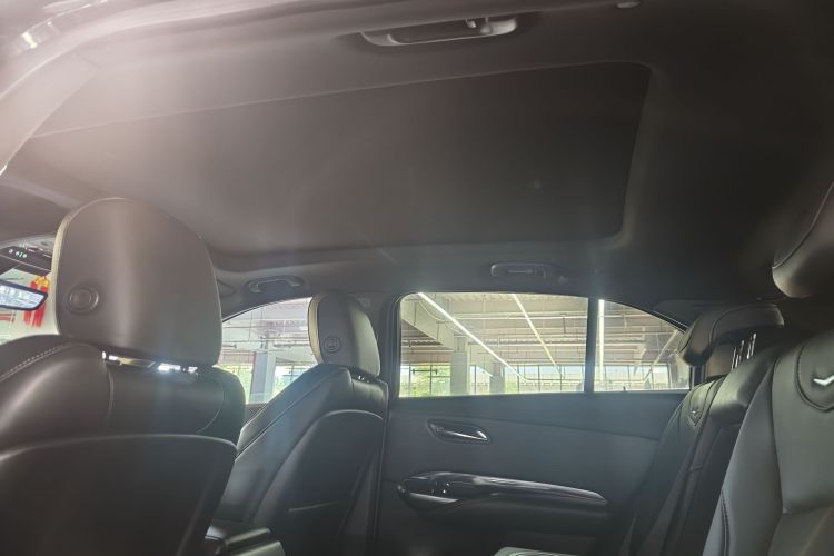 凯迪拉克XT4 2020款 改款 28T 两驱技术型中控内饰7007