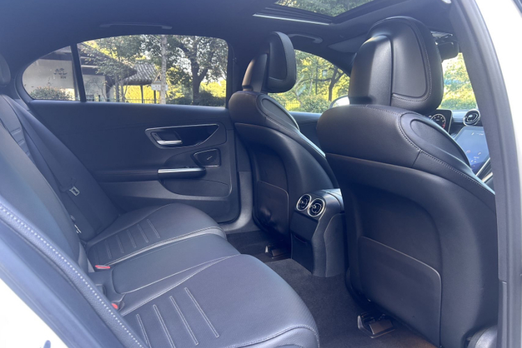 奔驰C级 2022款 改款 C 200 L 运动版中控内饰7006