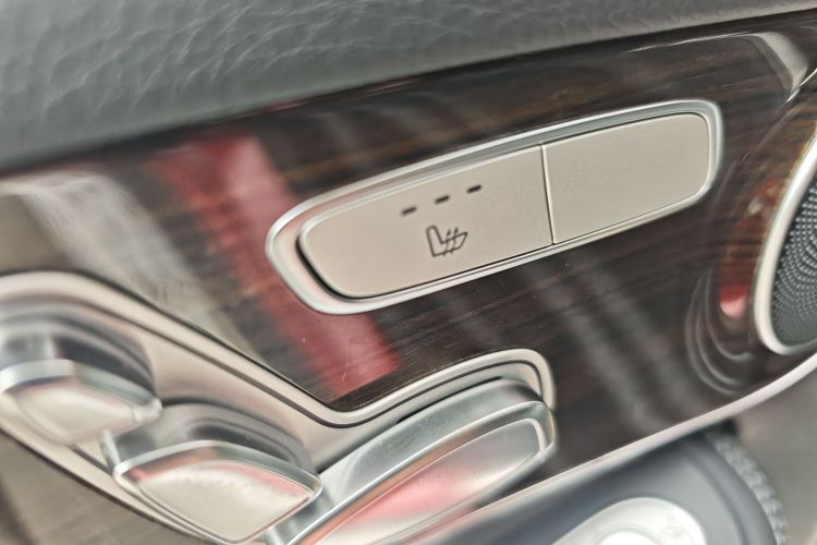 奔驰GLC 2016款 GLC 260 4MATIC 动感型局部细节9001