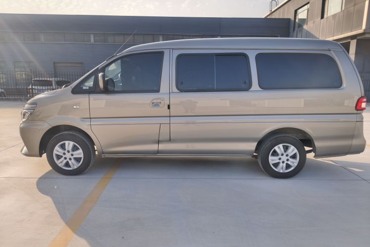 东风风行 菱智 2023款 M5L 1.6L 舒适型 9座车身外观6007