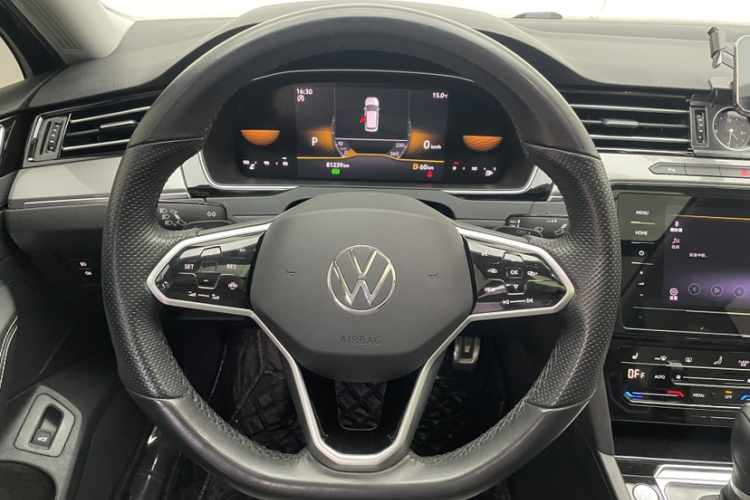 大众 迈腾 2023款 200万辆纪念版 330TSI DSG领先型中控内饰7001