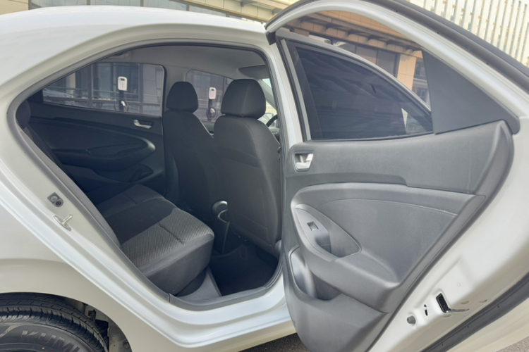 现代 瑞纳 2020款 1.4L 手动GL焕新版中控内饰7010