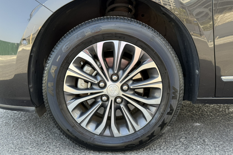 别克GL8 2020款 陆上公务舱 652T 尊贵型车身外观6004