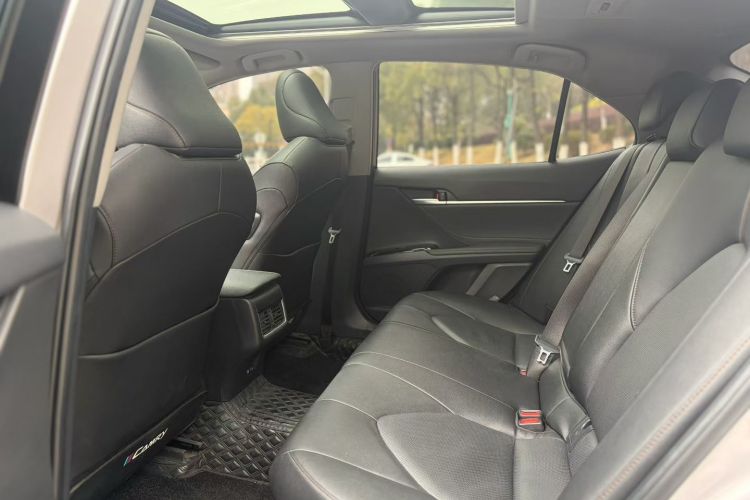 丰田 凯美瑞 2023款 双擎 2.5HG 豪华版中控内饰7004