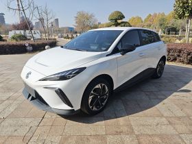 名爵 MG4 EV 2022款 425km 豪华版
