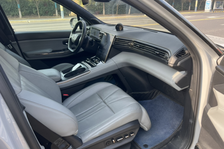 蔚来ES8 2020款 580KM 签名版 六座版车身外观6006