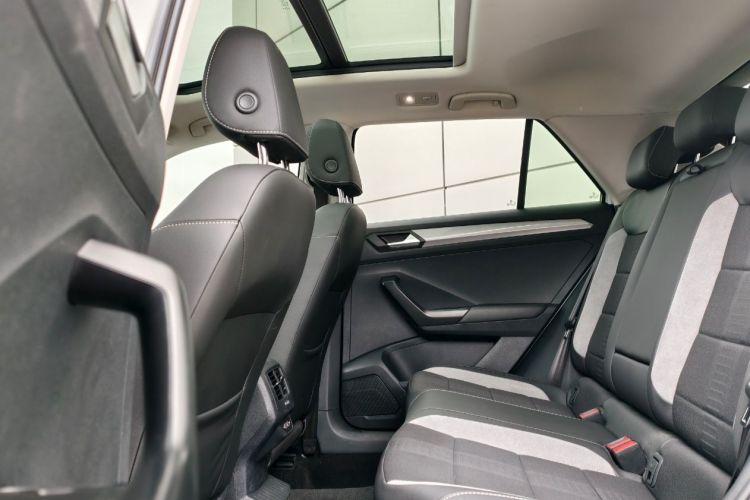 大众 T-ROC探歌 2022款 280TSI DSG两驱精英PLUS中控内饰7005