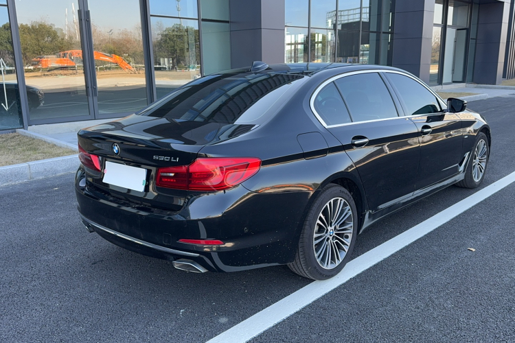 宝马5系 2018款 530Li 尊享型 豪华套装车身外观6006