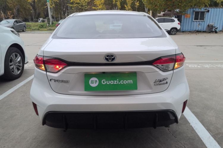 丰田 雷凌 2023款 智能电混双擎 1.8L 运动版车身外观6004