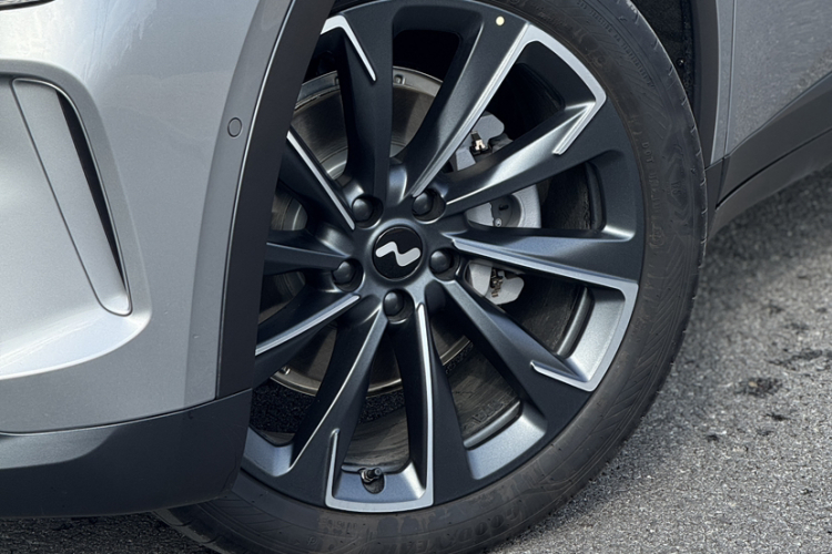 乐道L60 2024款 85kWh 后驱版车身外观6006