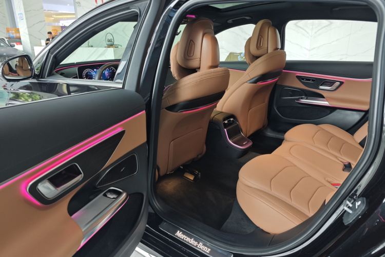 奔驰E级 2024款 E 300 L 时尚运动型中控内饰7007