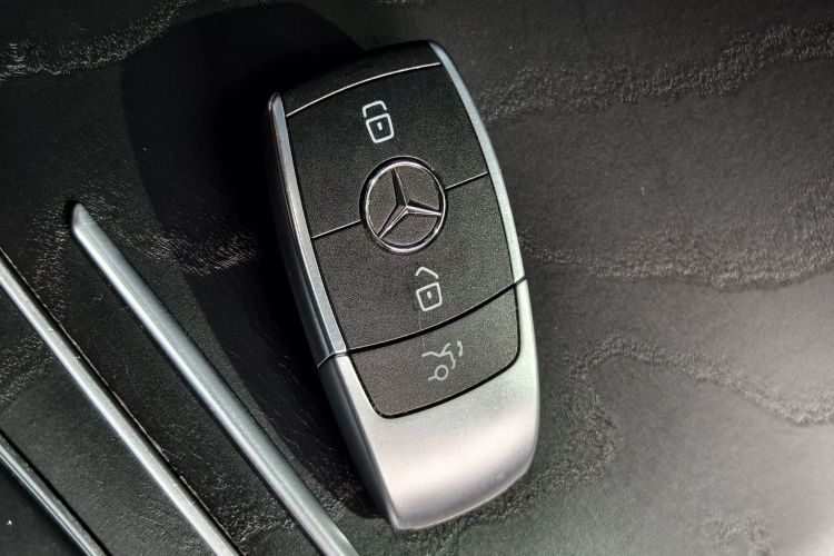 奔驰C级 2019款 C 260 L 运动版局部细节9006