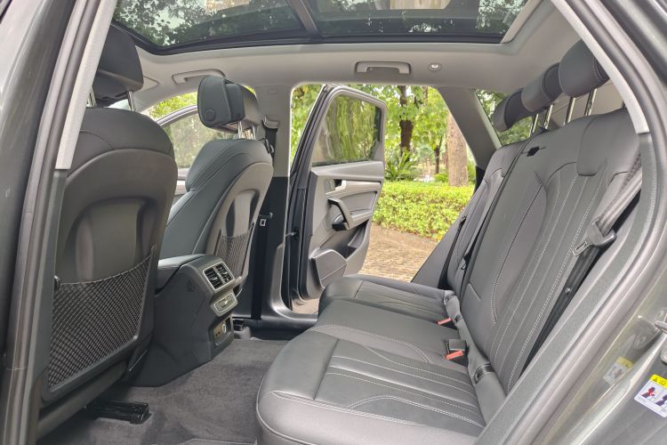 奥迪Q5L 2022款 改款 40T 豪华动感型中控内饰7011