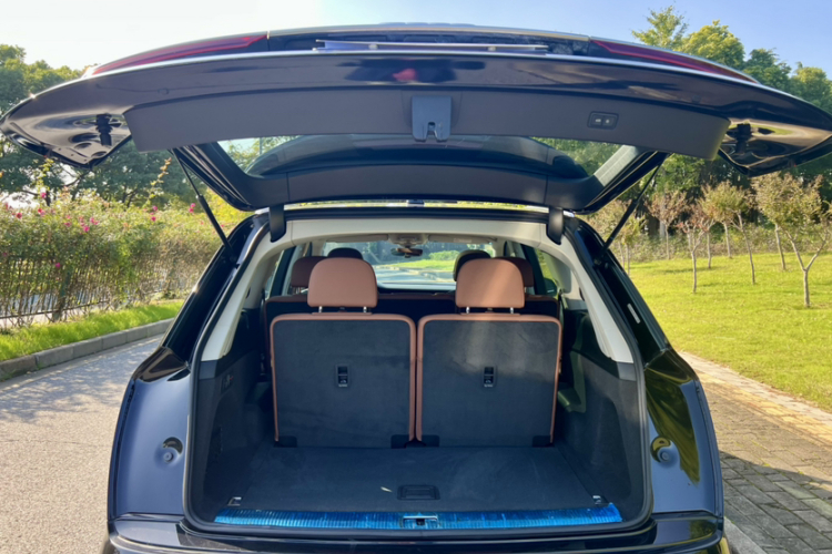 奥迪Q7 2020款 55 TFSI quattro S line运动型车身外观6001