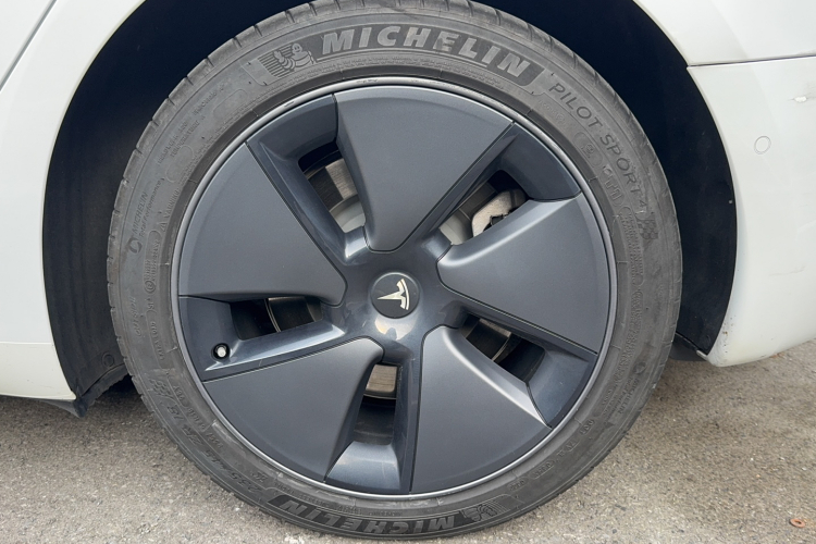 特斯拉 Model 3 2022款 后轮驱动版车身外观6007