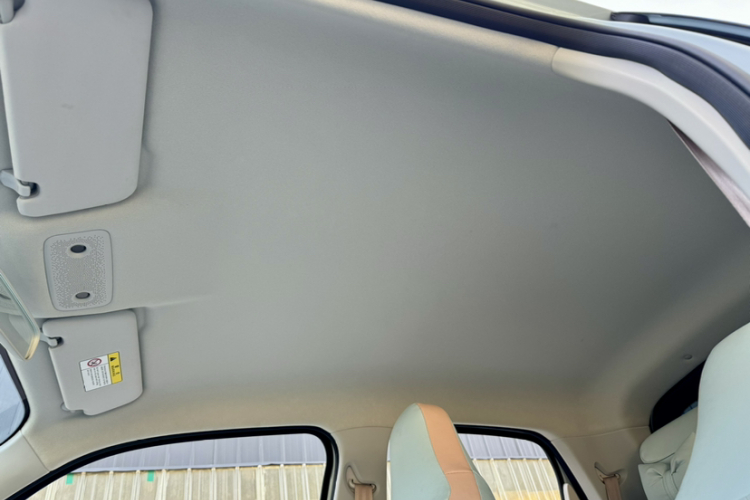 零跑汽车 零跑T03 2023款 403轻享版车身外观6008