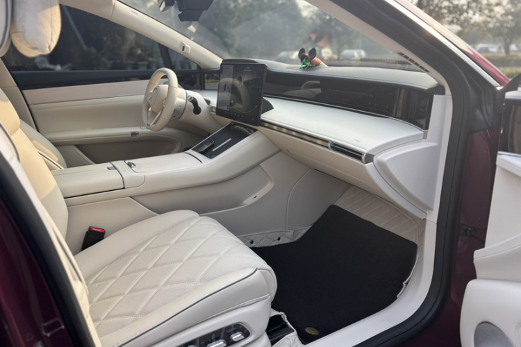 鸿蒙智行 享界S9 2024款 纯电 Ultra 四驱旗舰版中控内饰7008