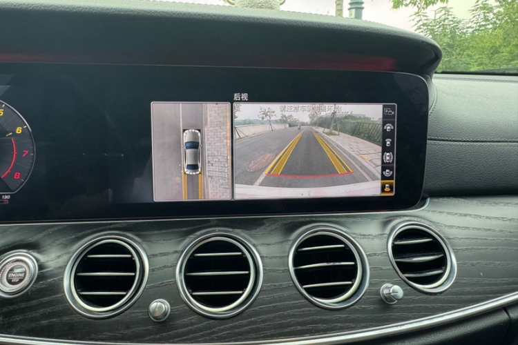 奔驰E级 2020款 E 300 L 运动时尚型中控内饰7010