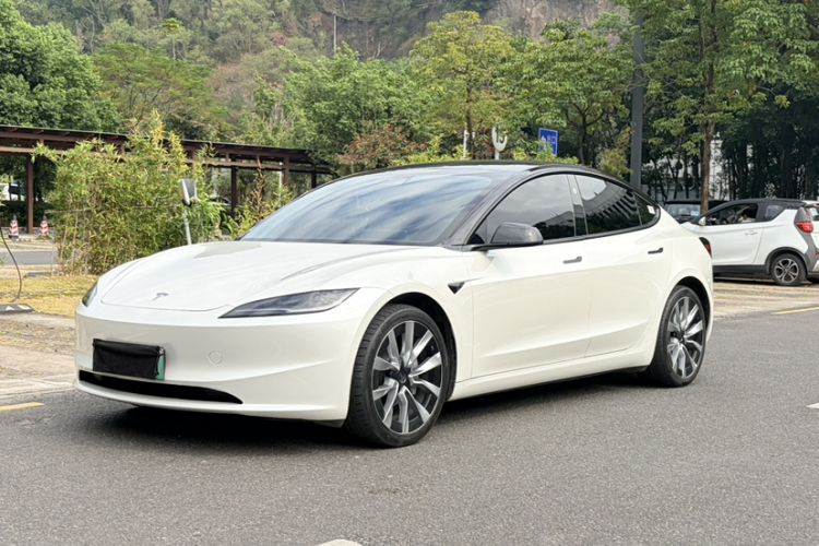 特斯拉 Model 3 2023款 长续航全轮驱动版车身外观6008