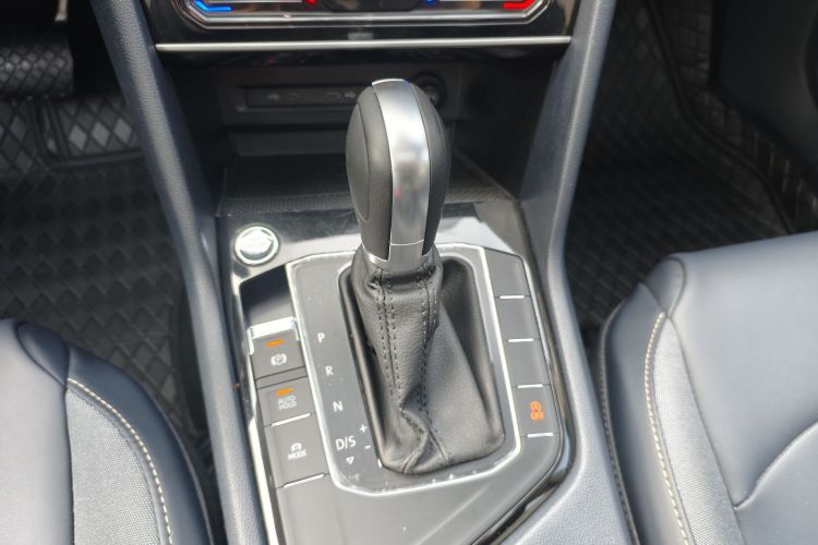 大众 途岳 2024款 300TSI 两驱满月版中控内饰7005