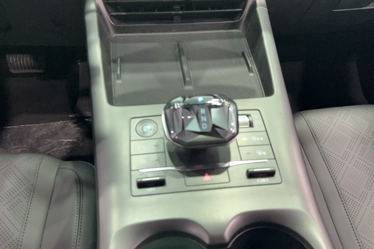 比亚迪 秦PLUS 2025款 DM-i 智驾版 55KM领先型局部细节18