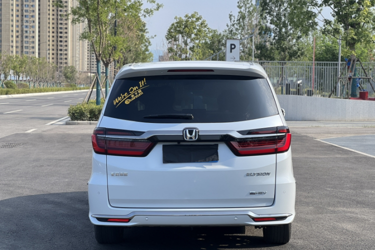 本田 艾力绅 2024款 2.0L e:HEV 豪华版车身外观6010