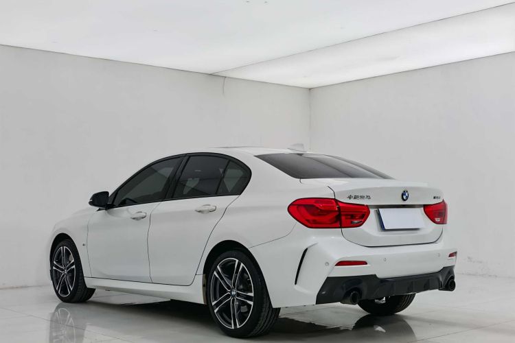 宝马1系 2021款 改款 125i M运动曜夜版车身外观6002