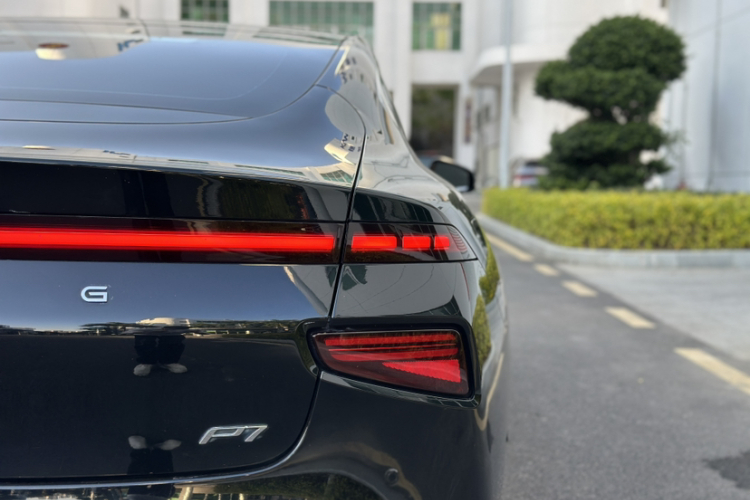 小鹏P7 2022款 480N+车身外观6005