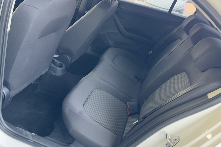 大众 桑塔纳 2021款 1.5L 手动风尚版中控内饰7003