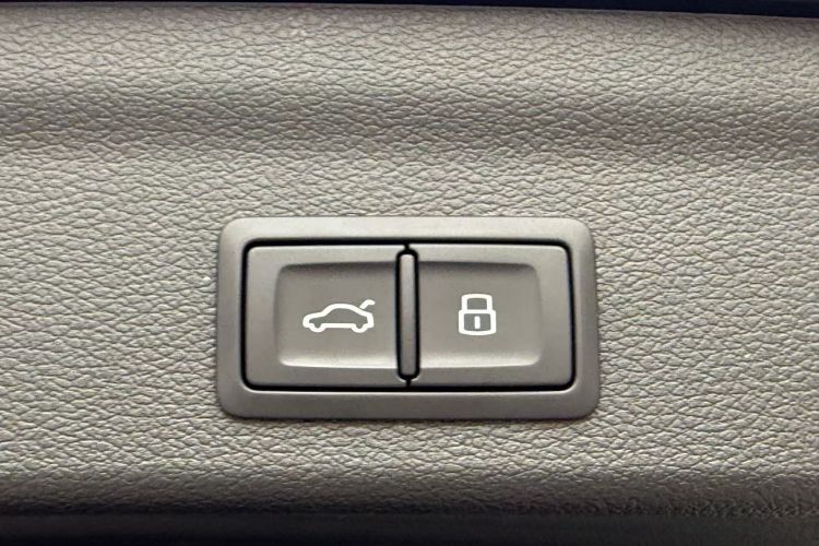 奥迪Q3 2020款 35 TFSI 时尚动感型中控内饰7001