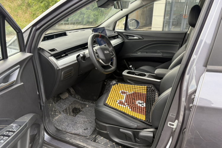 哪吒汽车 哪吒V 2022款 潮 400 Lite中控内饰7001