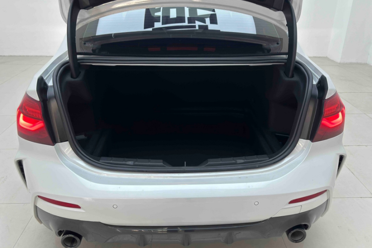 宝马1系 2023款 125i M运动曜夜版局部细节23