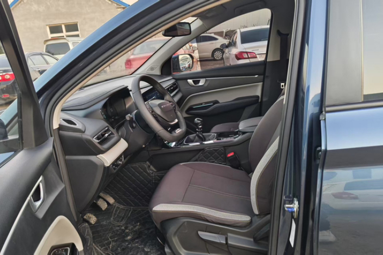 五菱汽车 五菱凯捷 2020款 1.5T 手动精英型中控内饰7006