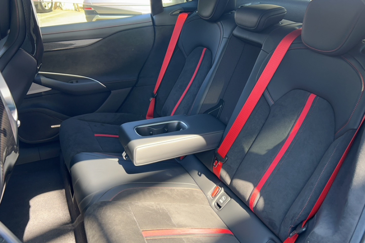 小米汽车 小米SU7 Ultra 2025款 Ultra中控内饰7001