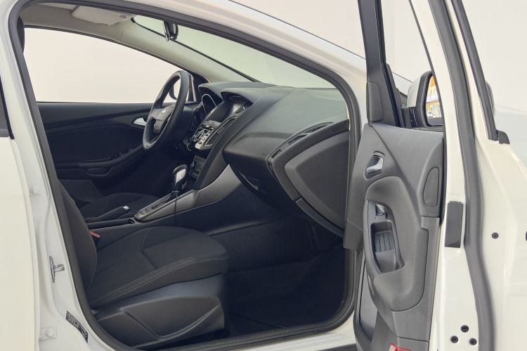 福特 福克斯 2018款 两厢经典 1.6L 自动舒适型智行版中控内饰7011