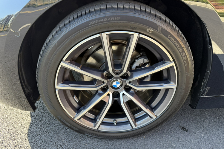 宝马3系 2025款 325Li M运动套装车身外观6009